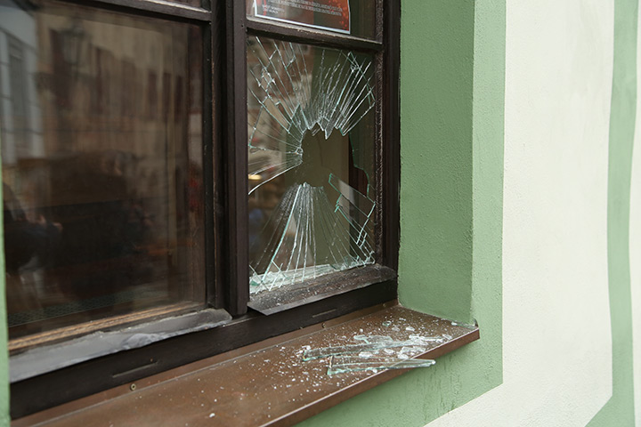 A2B Glass are able to board up broken windows while they are being repaired in Deptford.